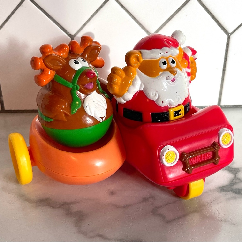 2005 Playskool Weebles Christmas Set - Santa, Reindeer and Go Cart